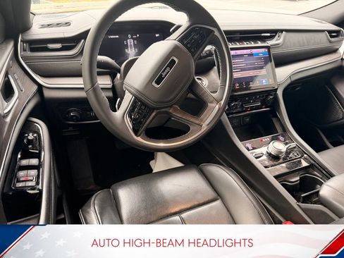 Used 2023 Jeep Grand Cherokee Overland w/ Luxury Tech Group IV AWD/4WD image 11