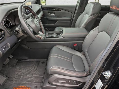 Certified 2025 Honda Pilot TrailSport image 16