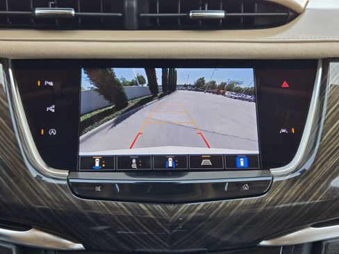 Used 2022 Cadillac XT6 Premium Luxury w/ Platinum Package FWD image 14