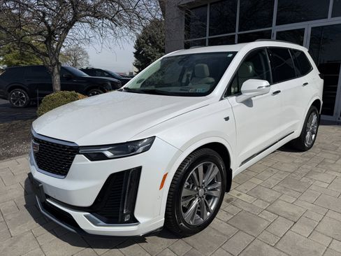 Used 2023 Cadillac XT6 Premium Luxury w/ Technology Package image 3