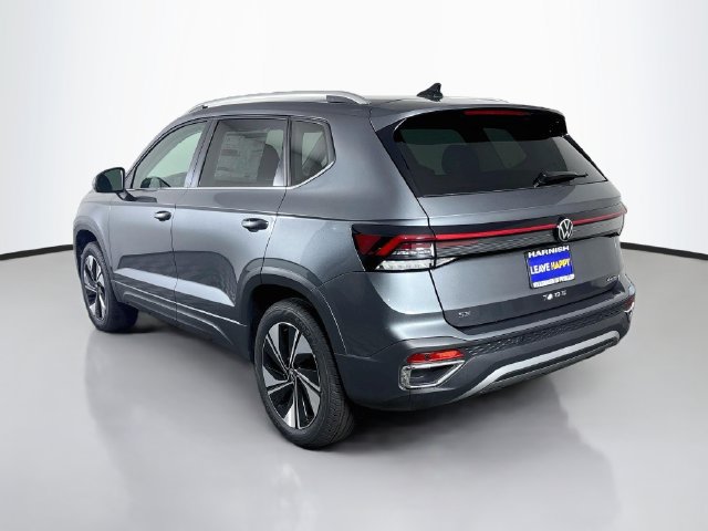 Certified 2025 Volkswagen Taos SE AWD/4WD image 5