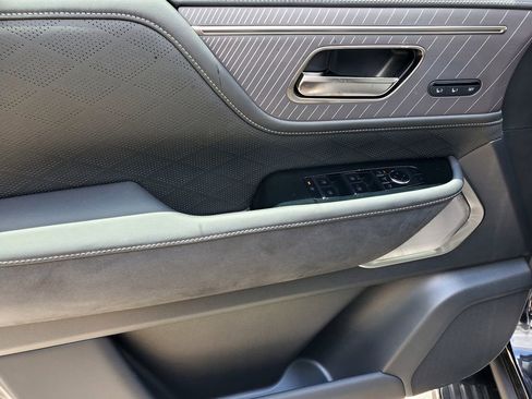 New 2025 INFINITI QX80 Autograph image 13