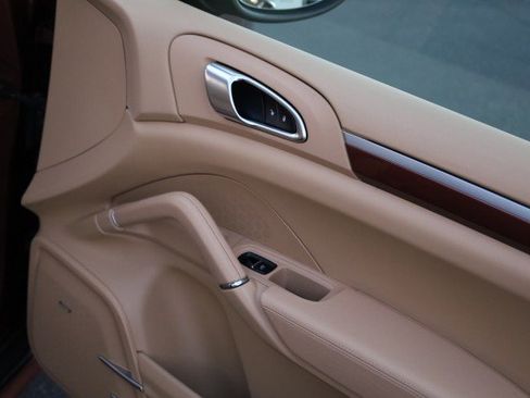 Used 2013 Porsche Cayenne GTS image 44