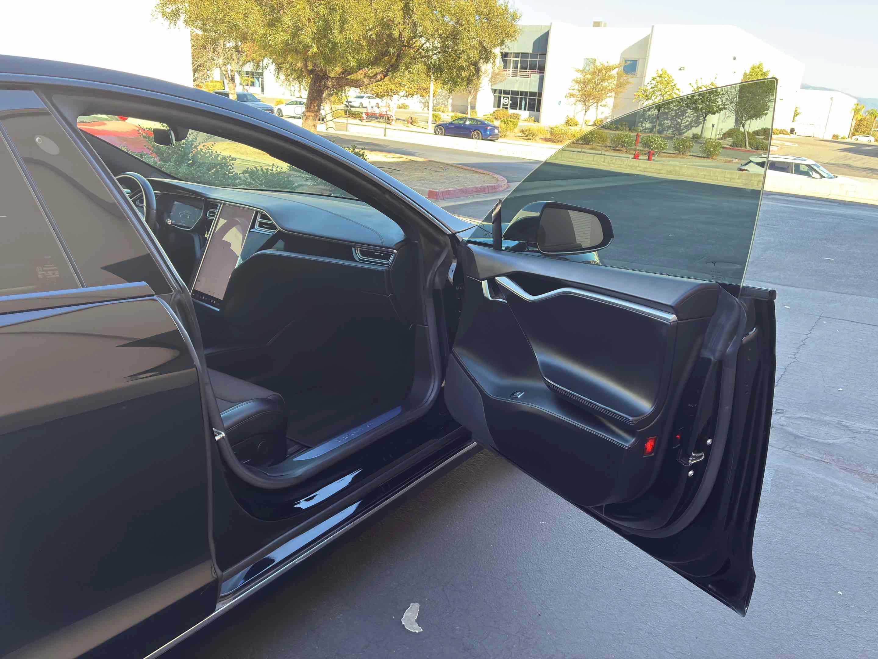Used 2017 Tesla Model S 75 RWD image 41