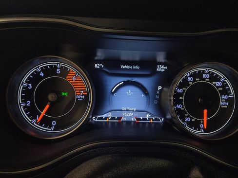Used 2019 Jeep Cherokee Limited AWD/4WD image 23
