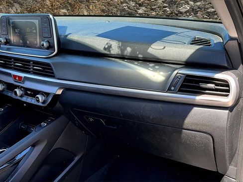 Used 2020 Kia Telluride S image 16