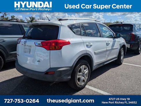 Used 2014 Toyota RAV4 LE AWD/4WD image 2