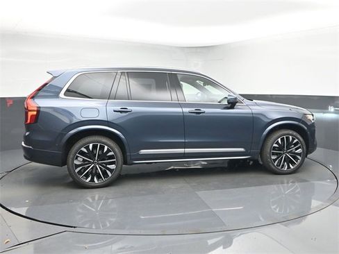 New 2026 Volvo XC90 B6 Plus w/ Protection Package Premier image 8