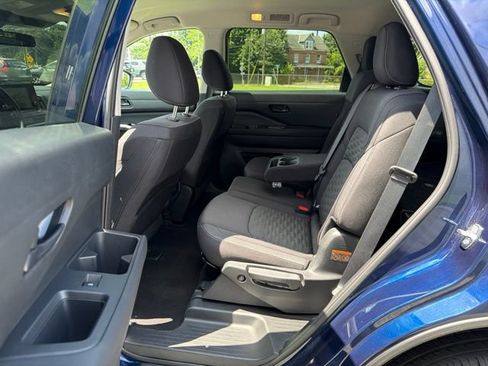 Used 2025 Nissan Pathfinder SV AWD/4WD image 15