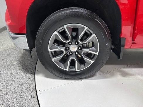 Used 2024 Chevrolet Silverado 1500 LT image 6