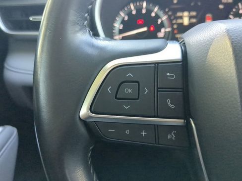 Used 2021 Toyota Highlander XLE image 22