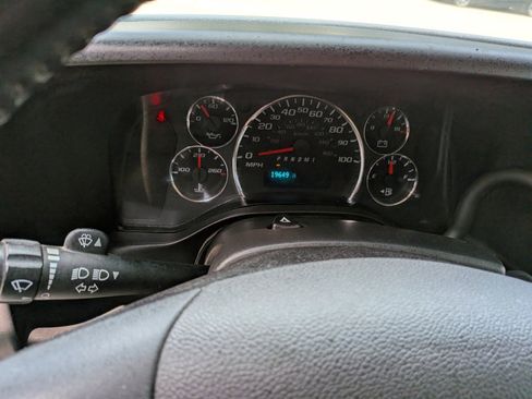 Used 2023 Chevrolet Express 3500 LS RWD image 24