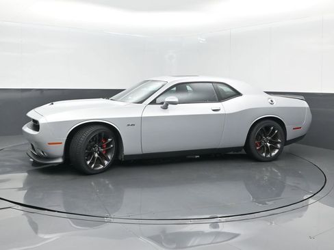 Used 2023 Dodge Challenger R/T w/ Performance Handling Group RWD image 10
