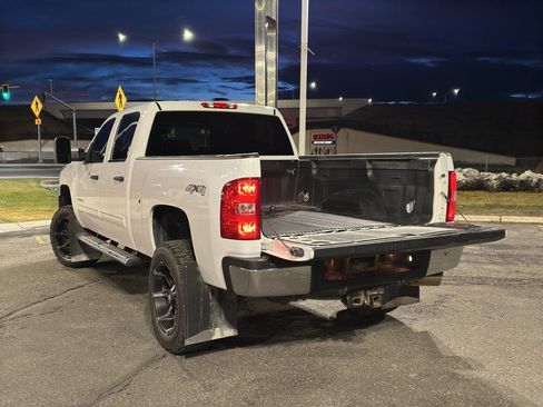 Used 2011 Chevrolet Silverado 3500 LT w/ Interior Plus Package image 4