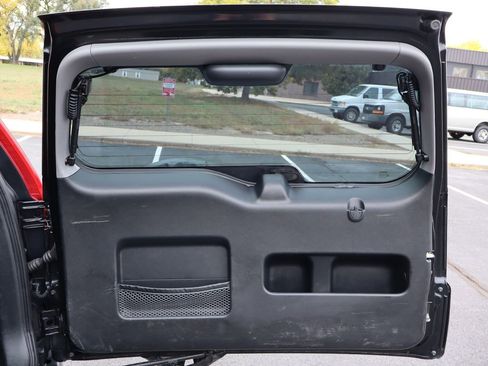 Used 2004 Honda CR-V LX image 15