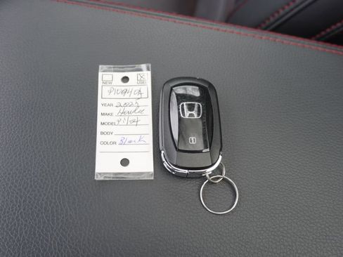 Used 2025 Honda Pilot Black Edition image 40