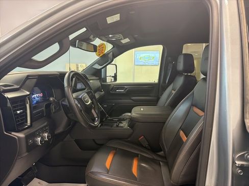 Used 2024 GMC Sierra 2500 AT4 image 16