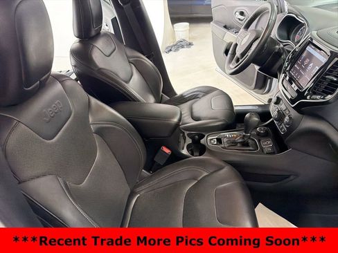 Used 2019 Jeep Cherokee Limited image 25