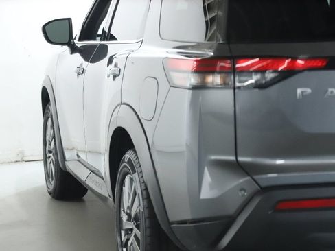 Certified 2025 Nissan Pathfinder SV FWD image 41