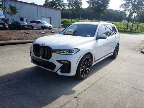 Used 2022 BMW X7 xDrive40i w/ M Sport Package AWD/4WD image 26