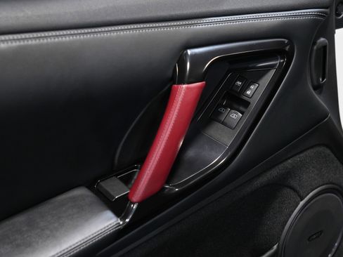 Used 2015 Nissan GT-R Black Edition image 24