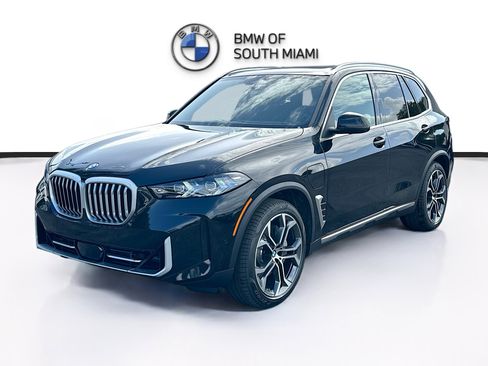 New 2026 BMW X5 xDrive50e w/ Premium Package image 3