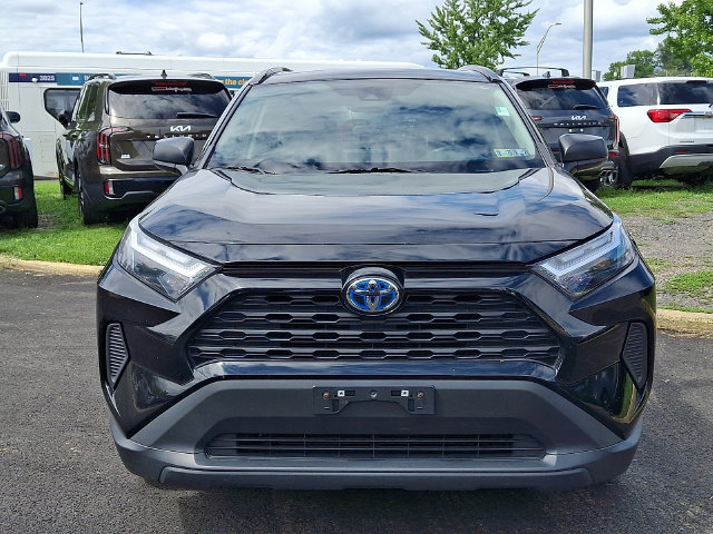 Used 2023 Toyota RAV4 LE AWD/4WD image 2