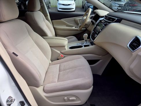 Used 2018 Nissan Murano SV AWD/4WD image 17