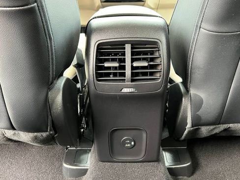 Certified 2022 Ford Escape Titanium FWD image 36