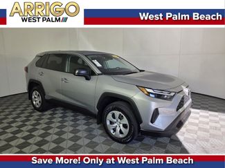 Used 2024 Toyota RAV4 LE video 1