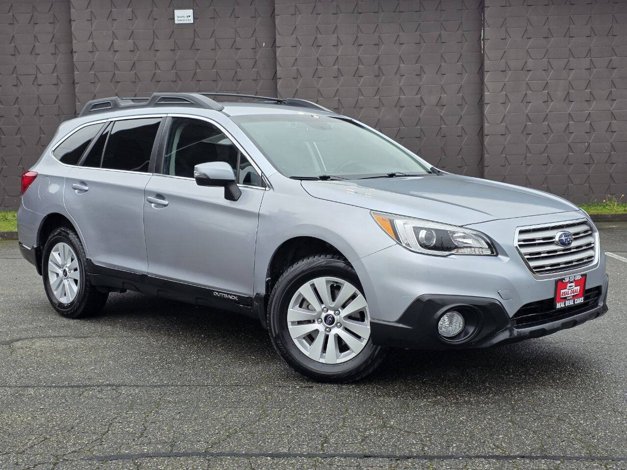 Used 2016 Subaru Outback 2.5i Premium AWD/4WD image 3