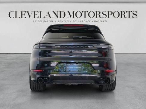 Used 2025 Porsche Cayenne GTS AWD/4WD image 54