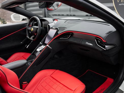 Used 2024 Ferrari Roma Spider image 39