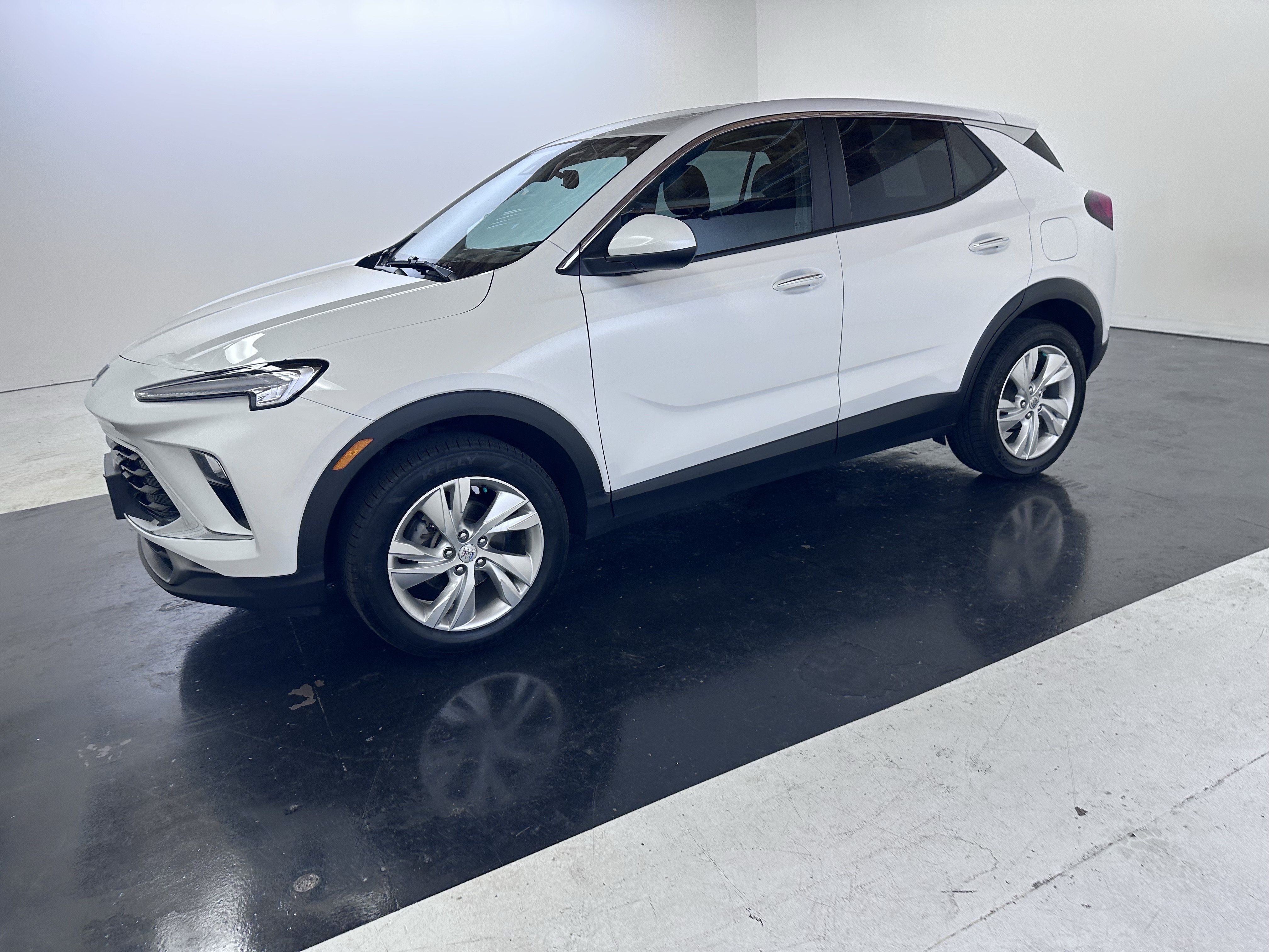 Used 2024 Buick Encore GX Preferred AWD/4WD image 10