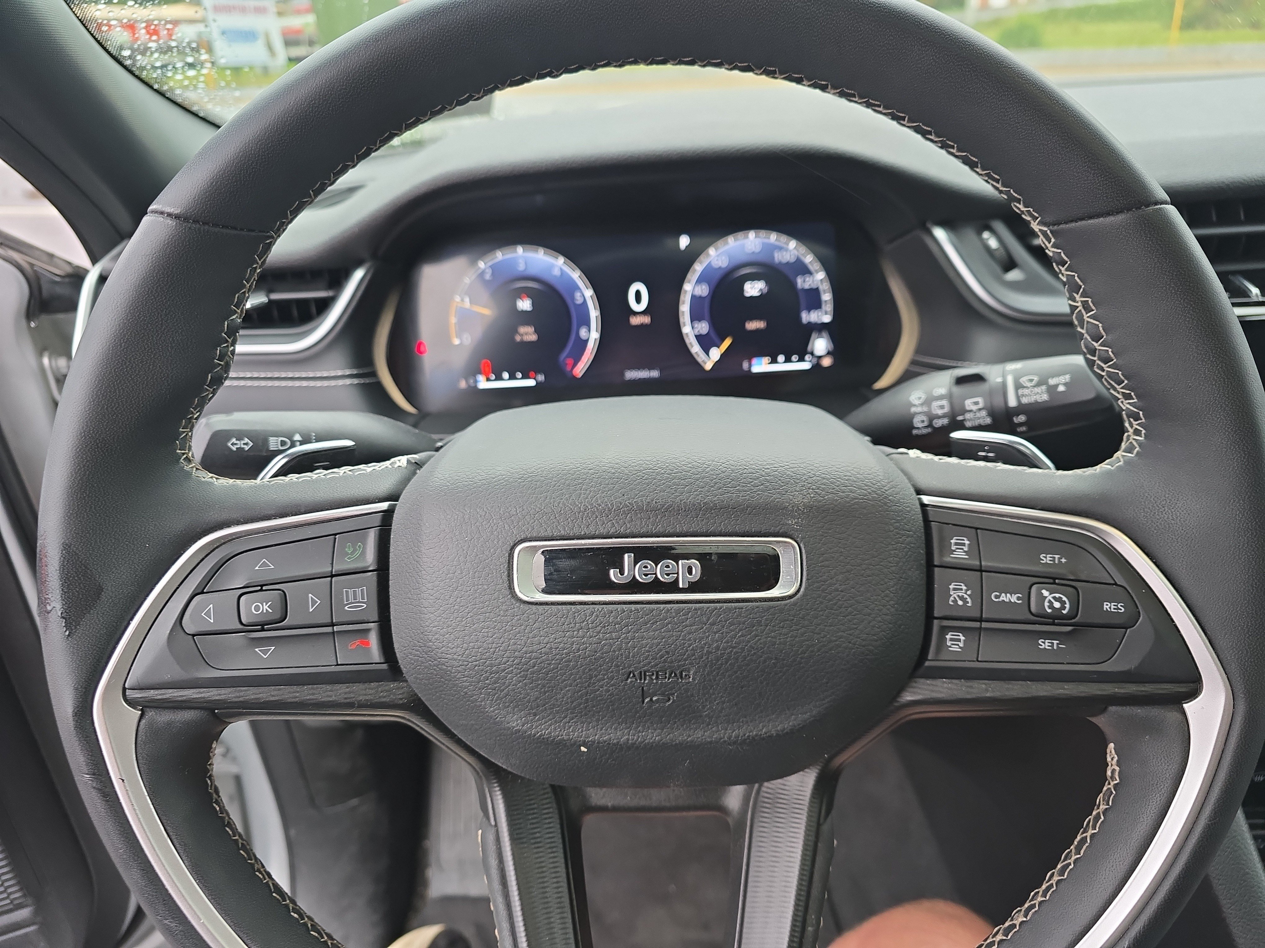 Used 2023 Jeep Grand Cherokee L Altitude AWD/4WD image 18
