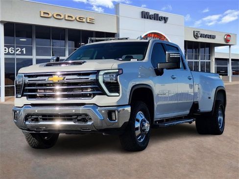 Used 2024 Chevrolet Silverado 3500 LTZ w/ LTZ Convenience Package image 2