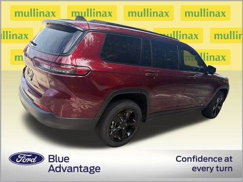Used 2024 Jeep Grand Cherokee L Limited w/ Black Appearance Package RWD image 4