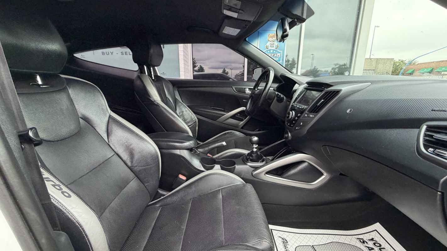 Used 2016 Hyundai Veloster Turbo FWD image 15