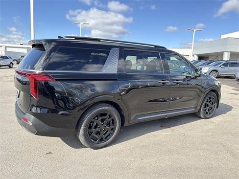 New 2026 Kia Carnival SX image 2