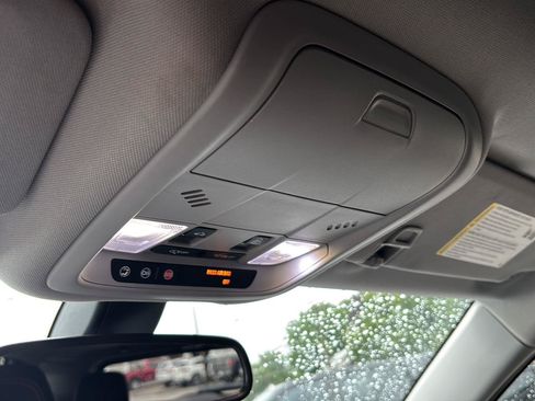 Used 2018 GMC Terrain SLE w/ Driver Convenience Package FWD image 32