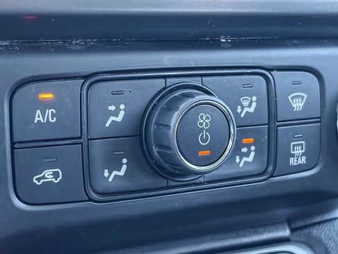 Used 2023 GMC Acadia AT4 AWD/4WD image 31