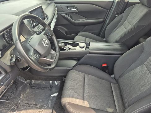 Used 2025 Nissan Rogue SV AWD/4WD image 11