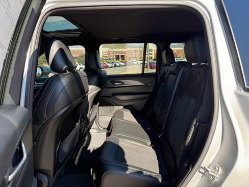 New 2025 Jeep Grand Cherokee Altitude image 26