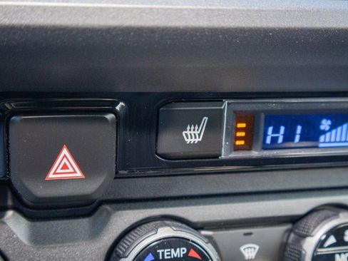 Used 2017 Toyota Tacoma SR5 image 22