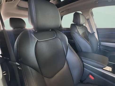 New 2026 Genesis GV70 2.5T Select AWD/4WD image 19