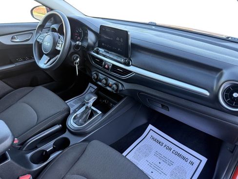 Used 2022 Kia Forte LXS image 7