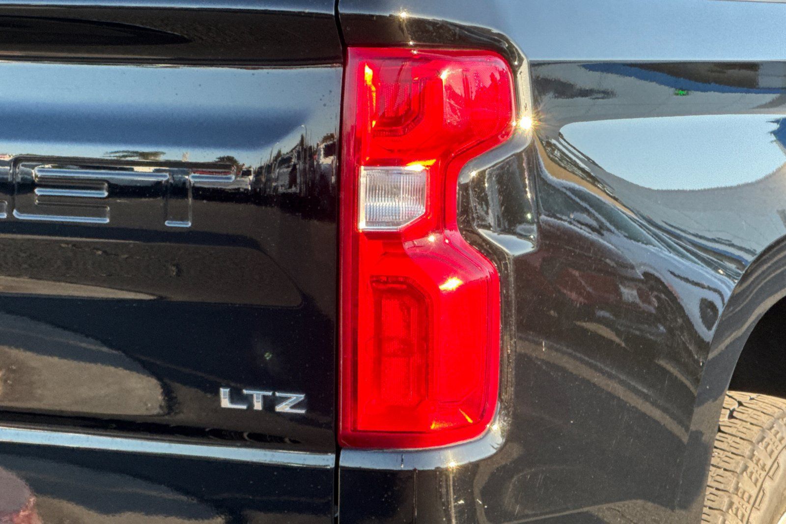 Used 2022 Chevrolet Silverado 1500 LTZ AWD/4WD image 48