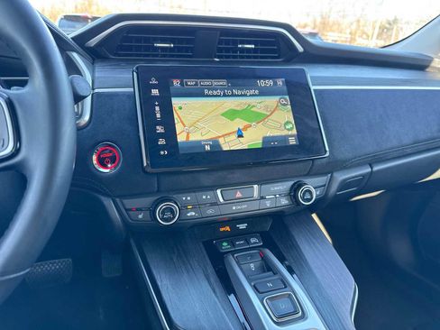 Certified 2018 Honda Clarity Touring image 26