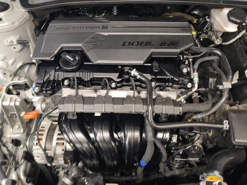 Used 2022 Hyundai Elantra SE w/ Cargo Package image 30