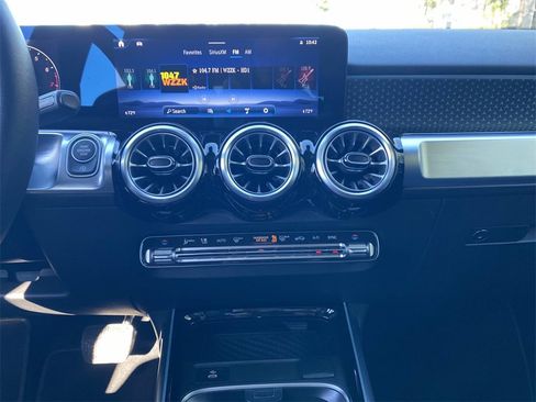 Certified 2025 Mercedes-Benz GLB 250 image 28